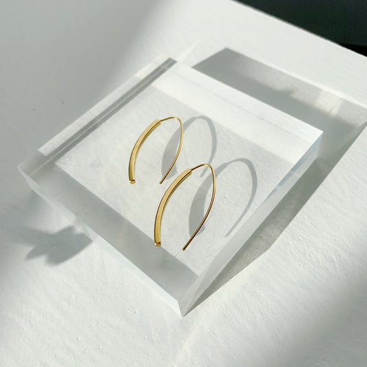 Gold Simplistic Curved Retro Earrings