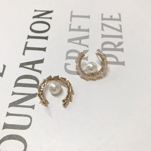 Open Circle Ear Stud with Pearl