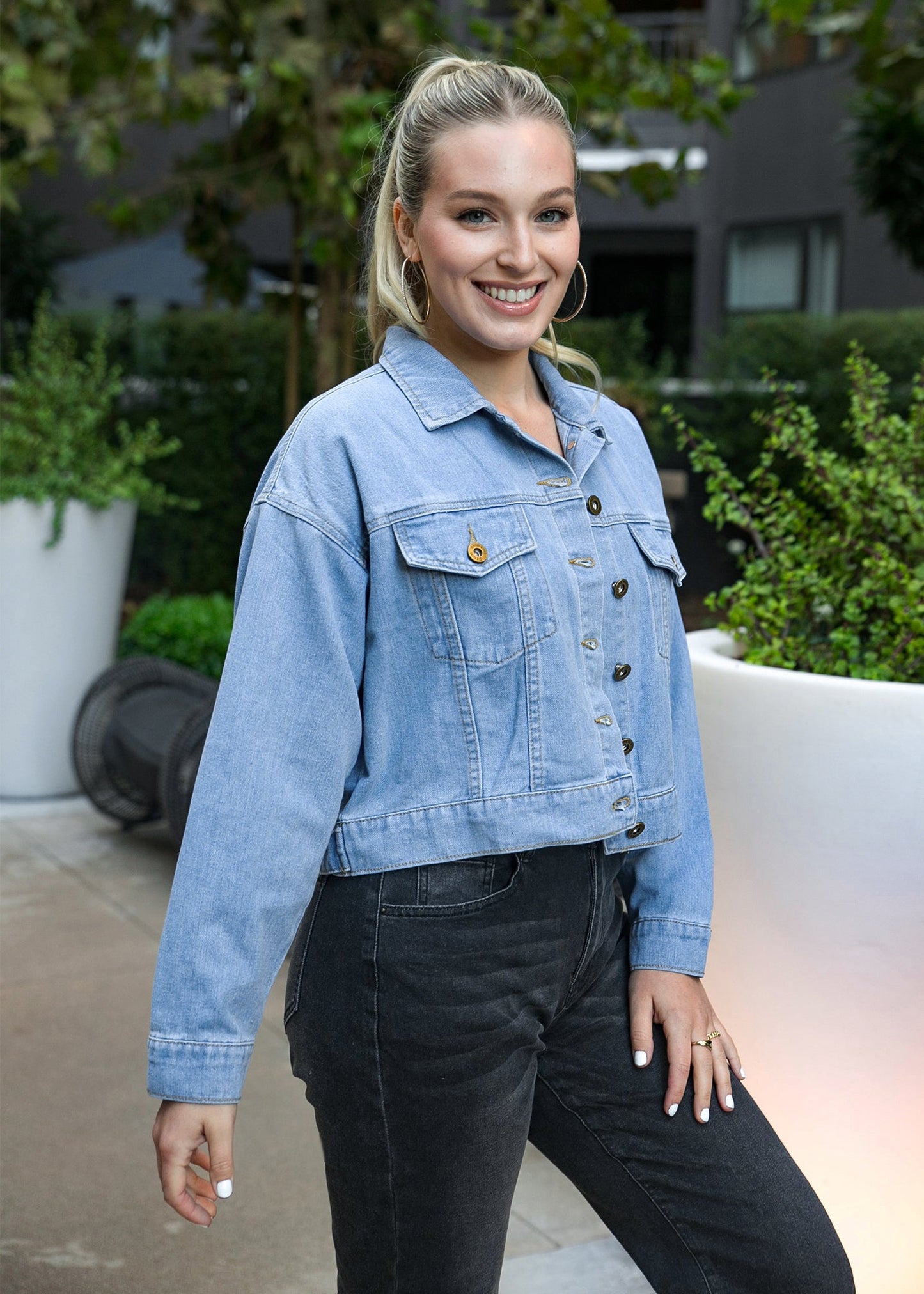 Cropped Button Down Denim Jean Jacket with Pockets